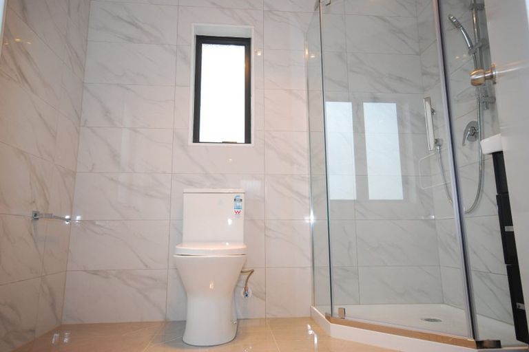 Photo of property in 8 Whekau Drive, Takanini, 2112