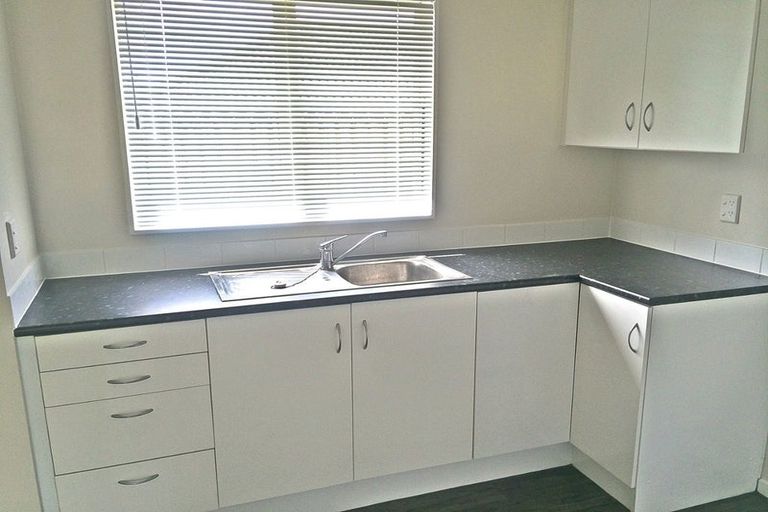 Photo of property in 100b Parrs Cross Road, Henderson, Auckland, 0612