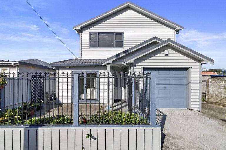 Photo of property in 12 Kauri Street, Miramar, Wellington, 6022