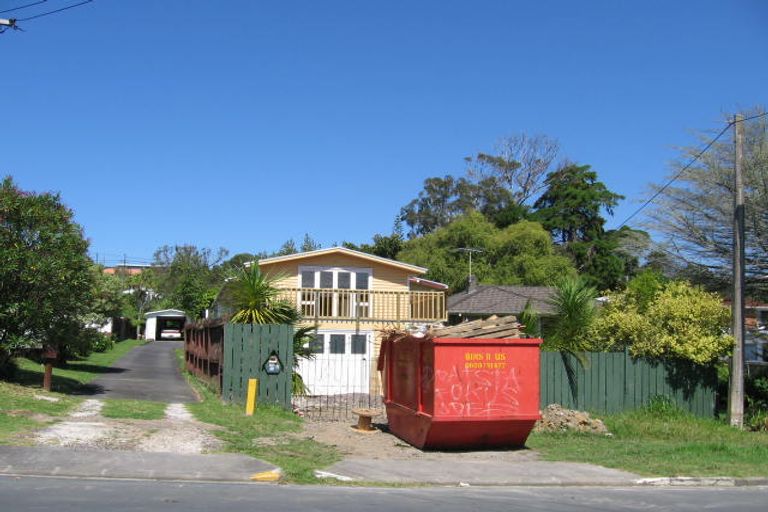 Photo of property in 1/18 Glenvar Road, Torbay, Auckland, 0630