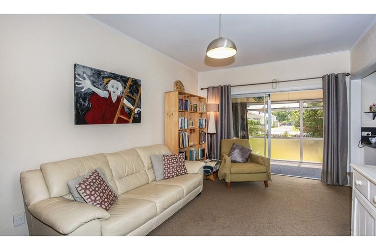 Photo of property in 2/101a Clevedon Road, Papakura, 2110