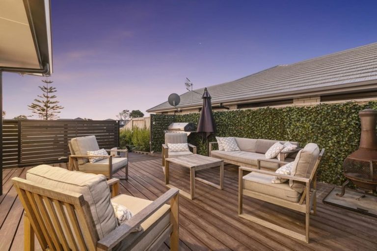 Photo of property in 4 Harding Drive, Papamoa Beach, Papamoa, 3118