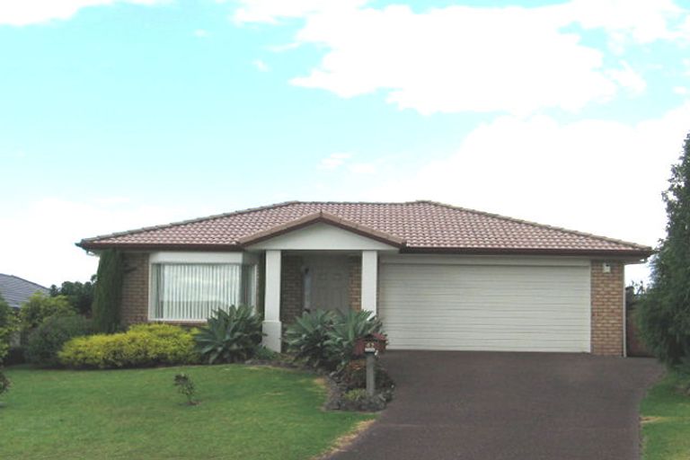 Photo of property in 42 Ruze Vida Drive, Massey, Auckland, 0614