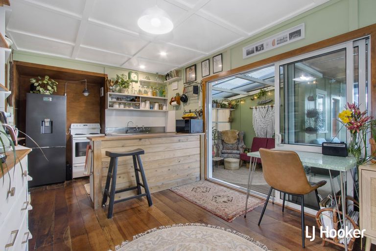 Photo of property in 12 Marine Avenue, Waihi Beach, 3611