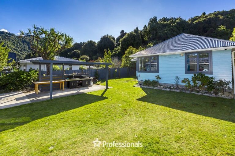 Photo of property in 45 Gillespies Road, Birchville, Upper Hutt, 5018