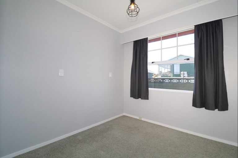 Photo of property in 9 Robert Street, Otatara, Invercargill, 9879