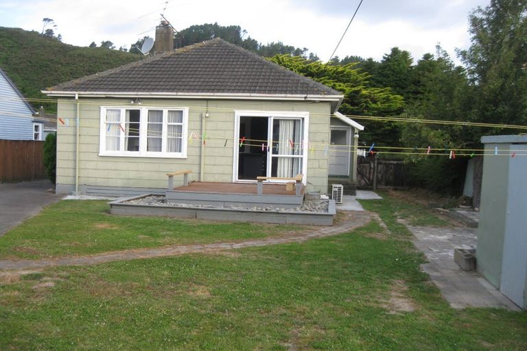 Photo of property in 25 Petherick Street, Taita, Lower Hutt, 5011