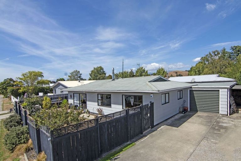 Photo of property in 4a Windlesham Place, Wakefield, 7025