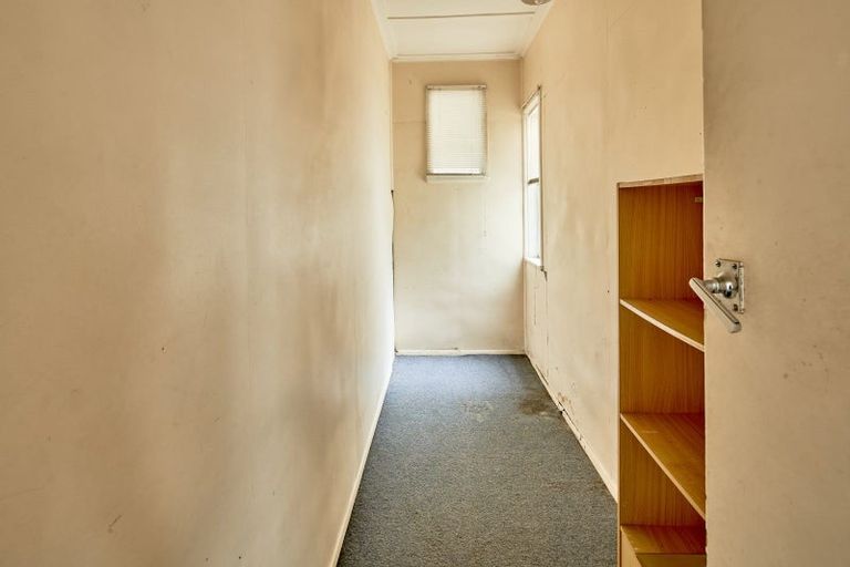 Photo of property in 68 Oriental Parade, Oriental Bay, Wellington, 6011