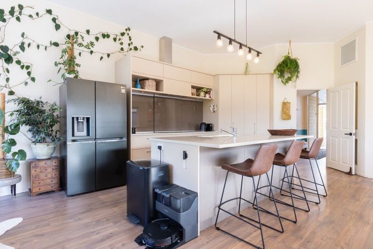 Photo of property in 196 Tutere Street, Waikanae Beach, Waikanae, 5036