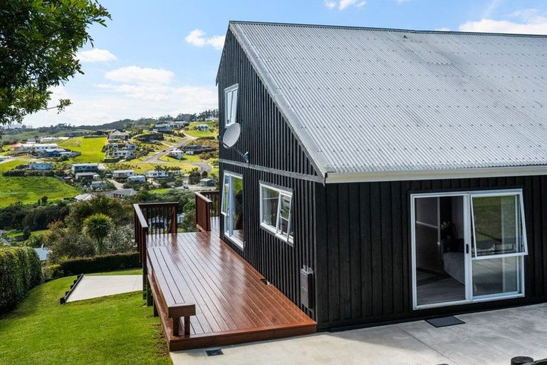 Photo of property in 43 Cable Bay Block Road, Cable Bay, 0420