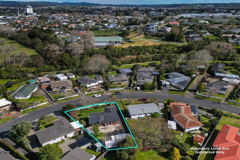 Photo of property in 36 Chilcott Road, Henderson, Auckland, 0612