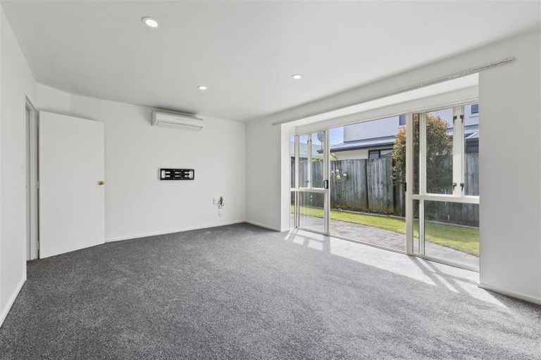 Photo of property in 2/51 Picton Avenue, Riccarton, Christchurch, 8011