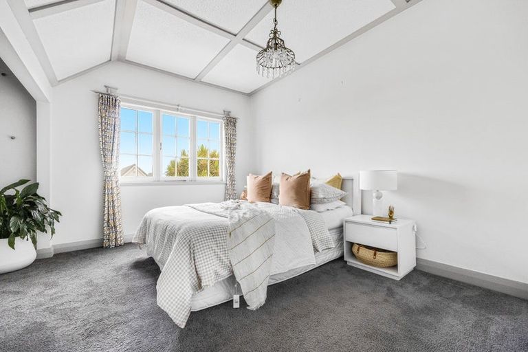 Photo of property in 203 Hurstmere Road, Takapuna, Auckland, 0622