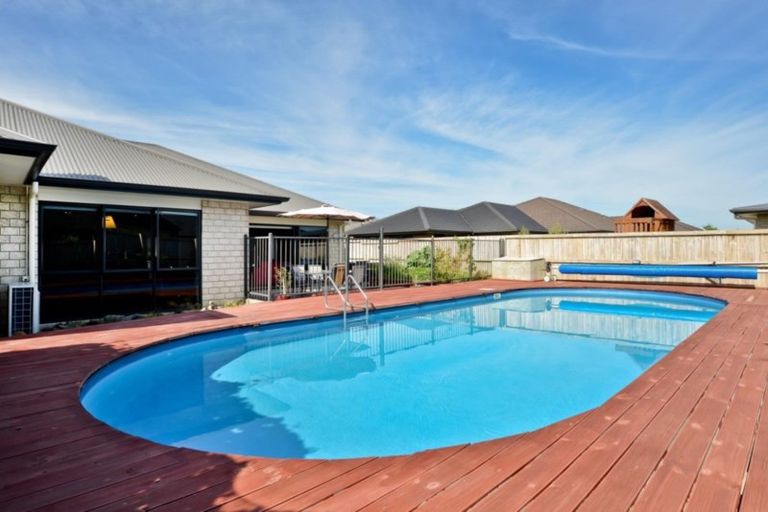 Photo of property in 15 Mosslea Court, Rototuna North, Hamilton, 3210