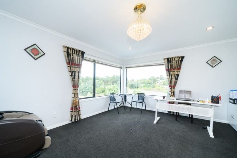 Photo of property in 7 Ruapehu Drive, Fitzherbert, Palmerston North, 4410