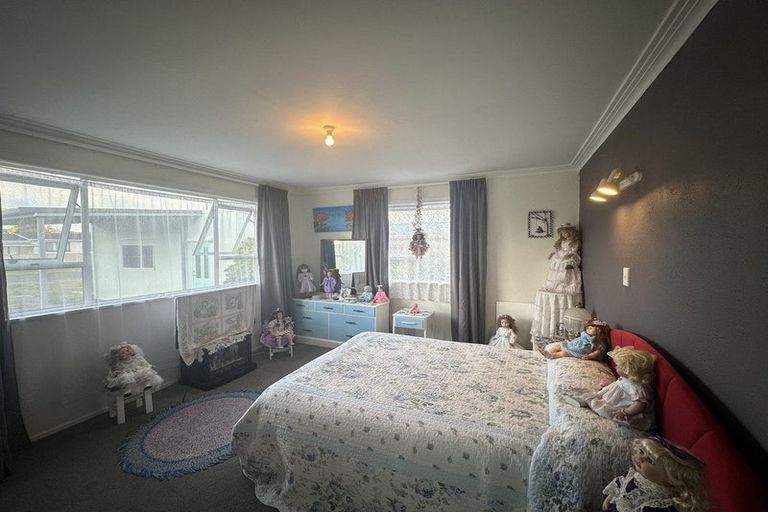 Photo of property in 74 Parris Street, Waitara, 4320