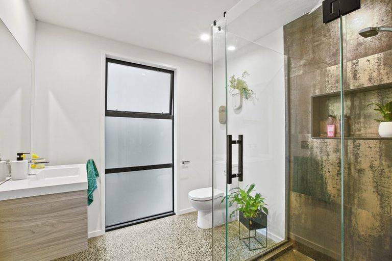 Photo of property in 298 Courtenay Street, Strandon, New Plymouth, 4312