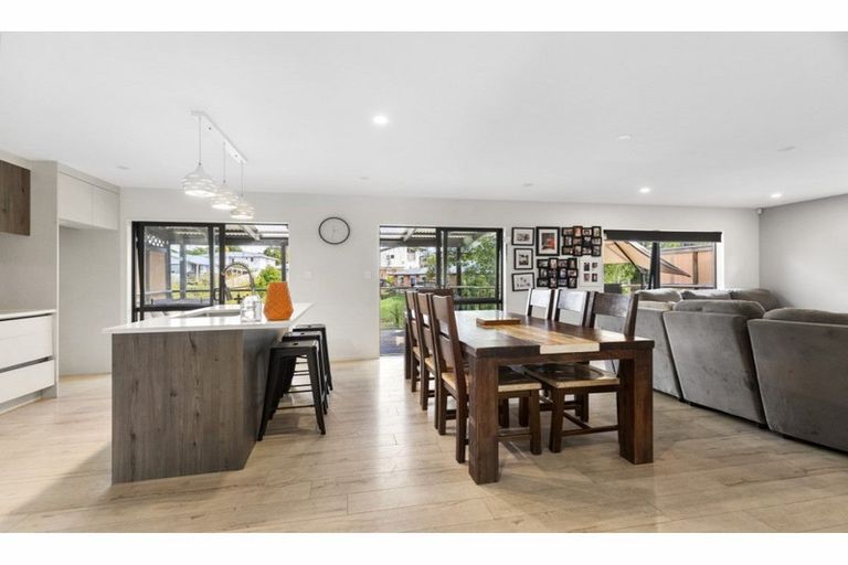 Photo of property in 22a Sabulite Road, Kelston, Auckland, 0602