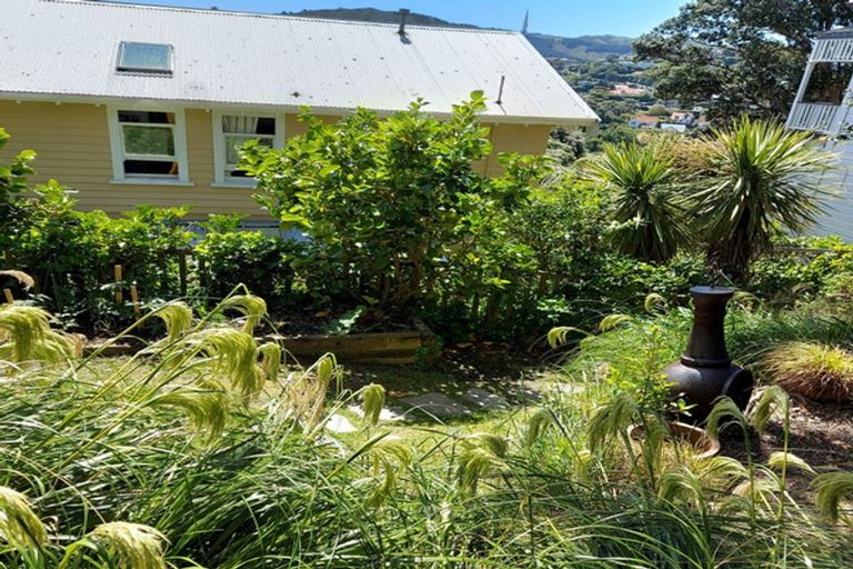 Photo of property in 19 Grove Road, Kelburn, Wellington, 6012