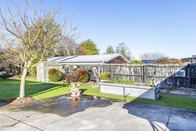 Photo of property in 3 Clipper Place, Redwood, Christchurch, 8051