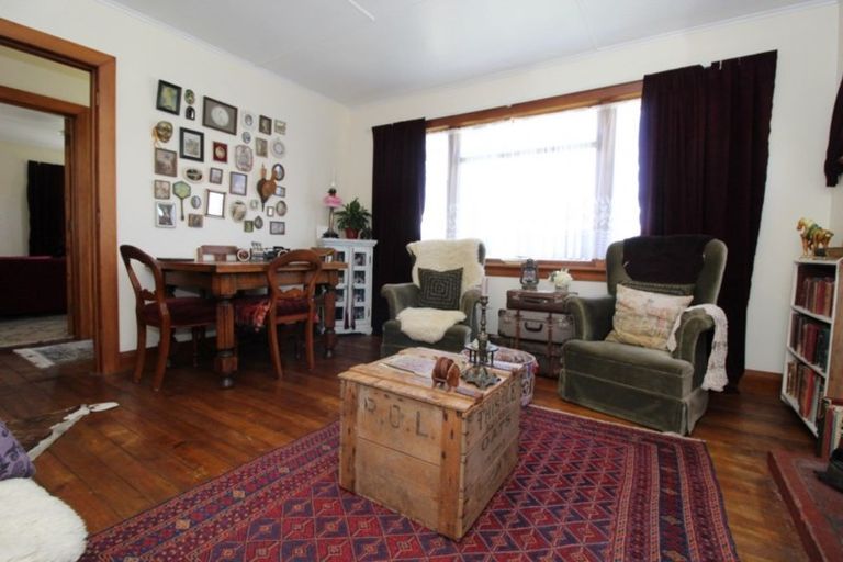 Photo of property in 4 Moorhouse Street, Waimate, 7924