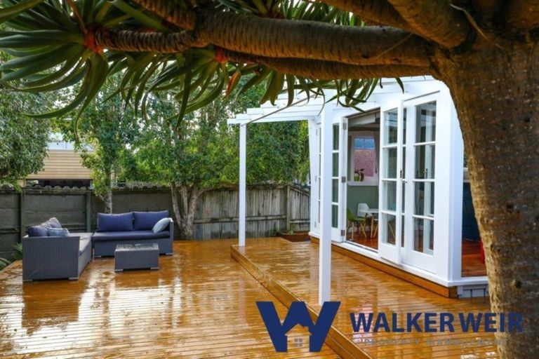 Photo of property in 6 Powell Street, Avondale, Auckland, 1026