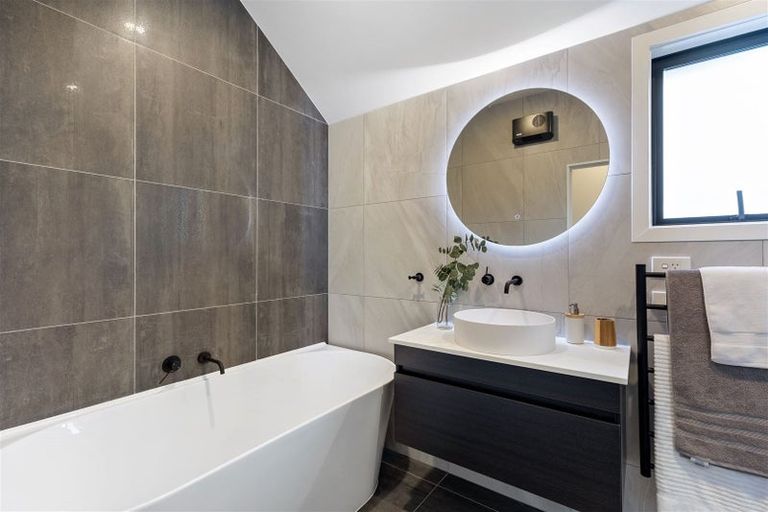 Photo of property in 52b Mcfaddens Road, St Albans, Christchurch, 8052