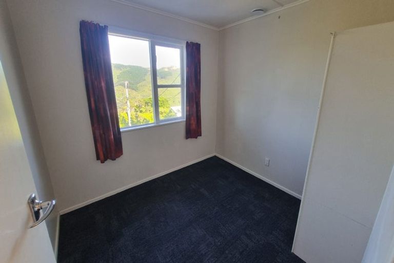 Photo of property in 12 Huntingdon Street, Northland, Wellington, 6012