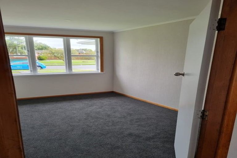 Photo of property in 62 Ellesmere Crescent, Highbury, Palmerston North, 4412