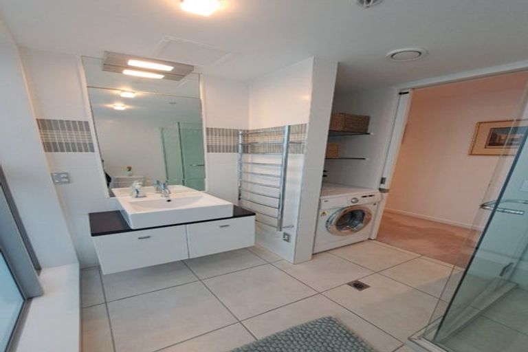 Photo of property in Portal Apartments, 6b/42 Cable Street, Te Aro, Wellington, 6011