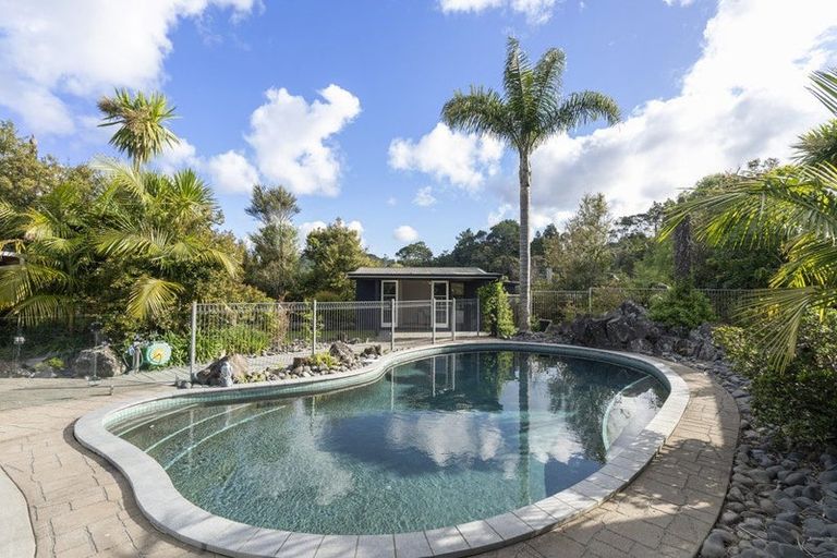 Photo of property in 97 Shaw Road, Oratia, Auckland, 0604