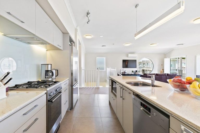 Photo of property in 26 Kensington Drive, Orewa, 0931