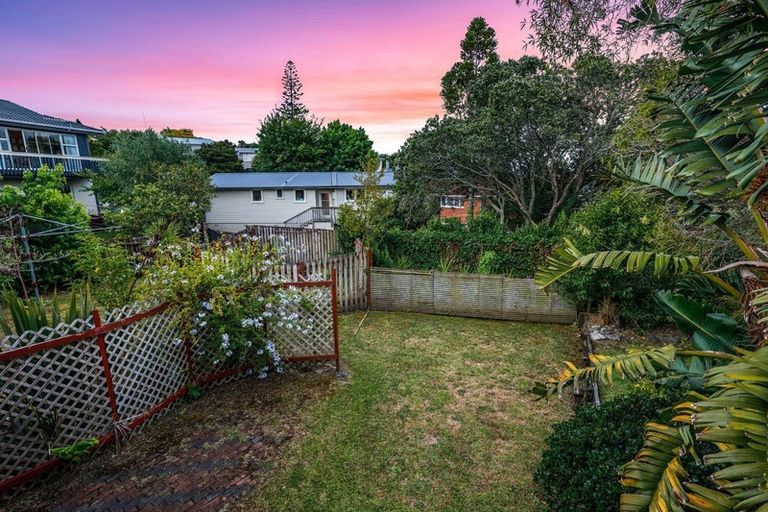 Photo of property in 24 Hartley Terrace, Massey, Auckland, 0614