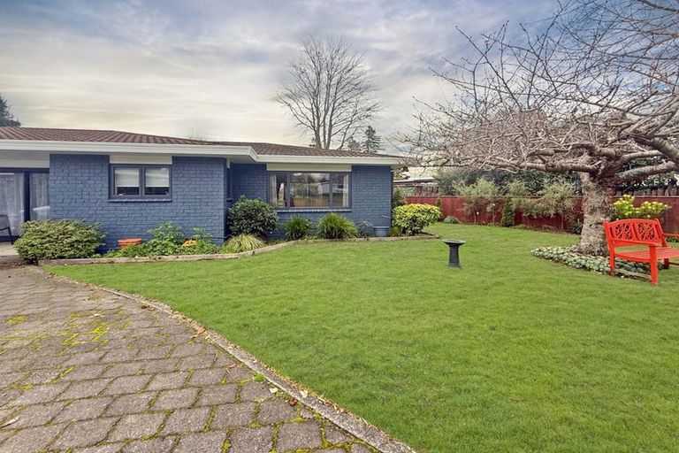 Photo of property in 1/7 Kathleen Place, Rainbow Point, Taupo, 3330