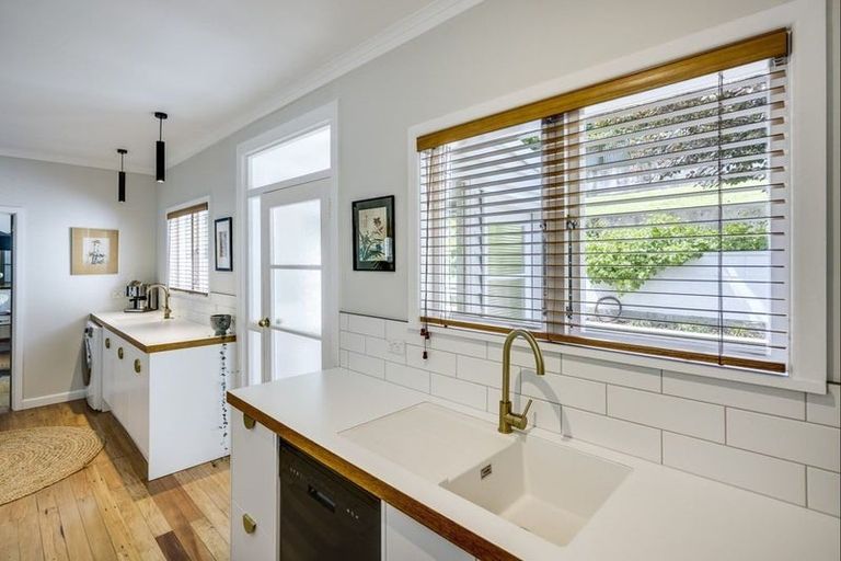 Photo of property in 5 Hooker Avenue, Hospital Hill, Napier, 4110