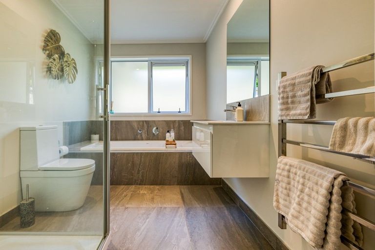 Photo of property in 10 Grenache Way, Kumeu, 0810