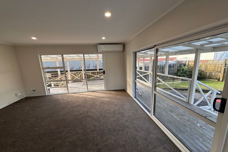 Photo of property in 4b Kimdale Place, Totara Heights, Auckland, 2105