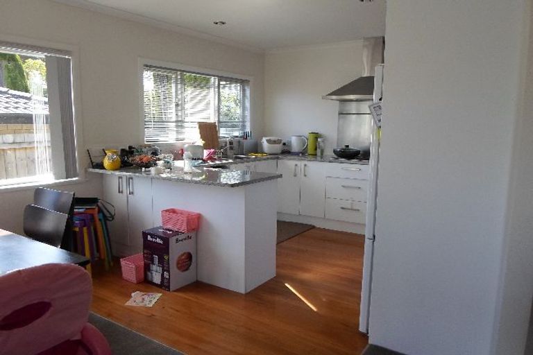 Photo of property in 79 Stanley Road, Glenfield, Auckland, 0629