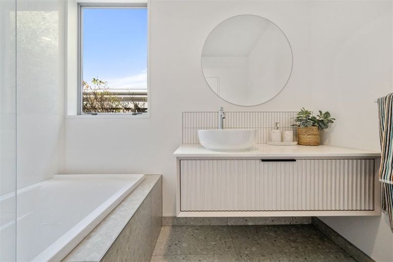 Photo of property in 12a Westburn Terrace, Burnside, Christchurch, 8041