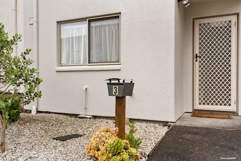 Photo of property in 3 Vitex Lane, Henderson, Auckland, 0612