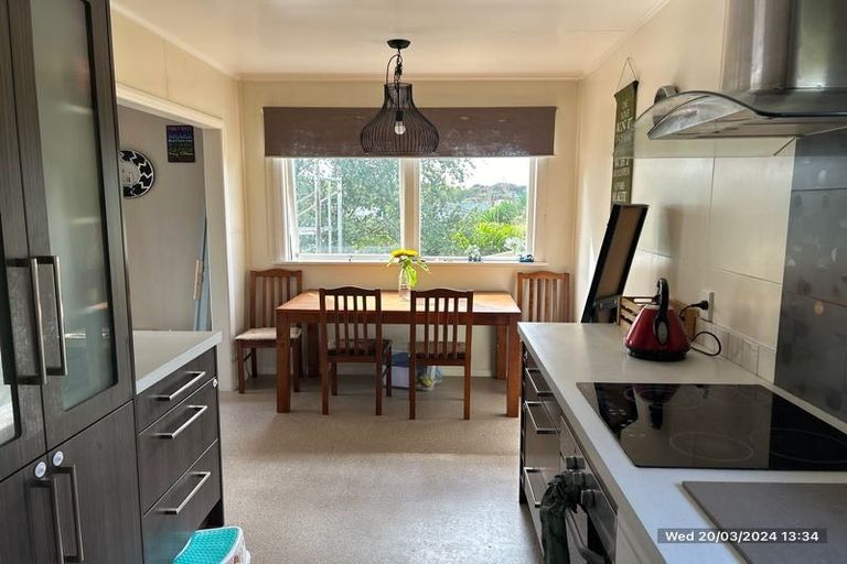 Photo of property in 48 Raumati Road, Raumati Beach, Paraparaumu, 5032