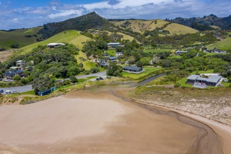 Photo of property in 1333 Matapouri Road, Matapouri, Whangarei, 0173