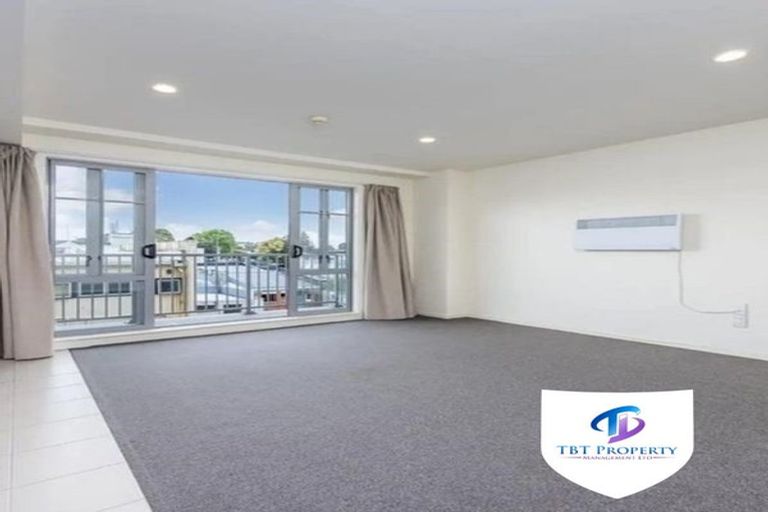 Photo of property in 1/36a Lincoln Road, Henderson, Auckland, 0610