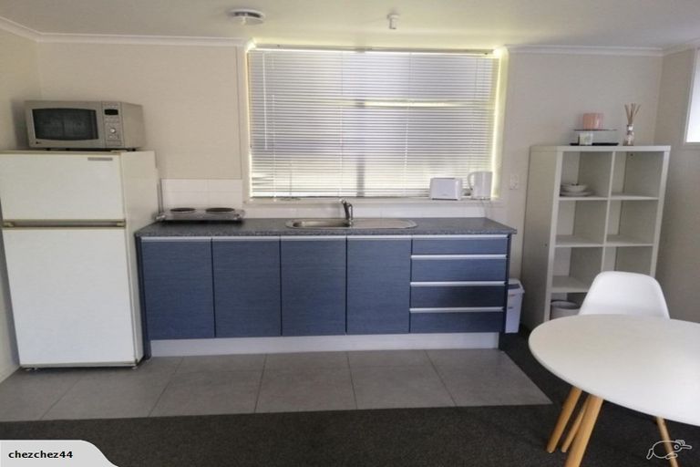 Photo of property in 110 Weatherly Road, Torbay, Auckland, 0630
