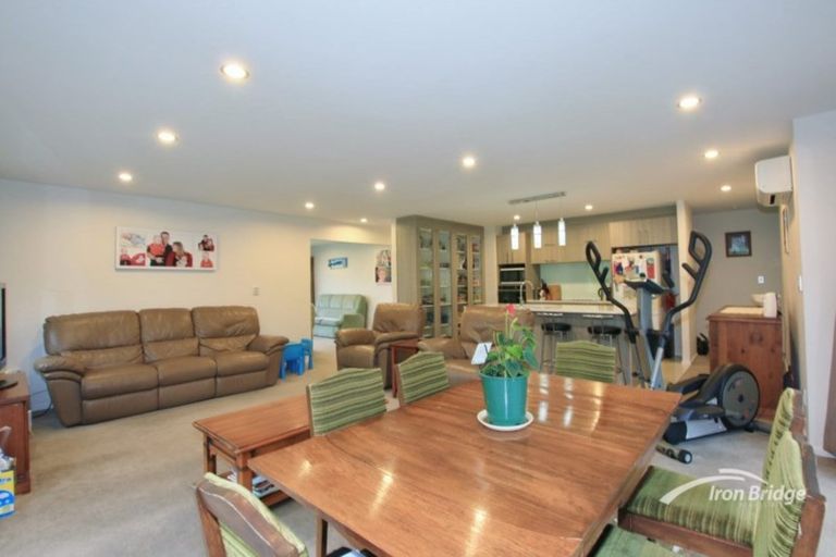 Photo of property in 12 Fern Court, Orewa, 0931