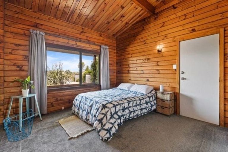 Photo of property in 27 Clarks Beach Road, Clarks Beach, 2122