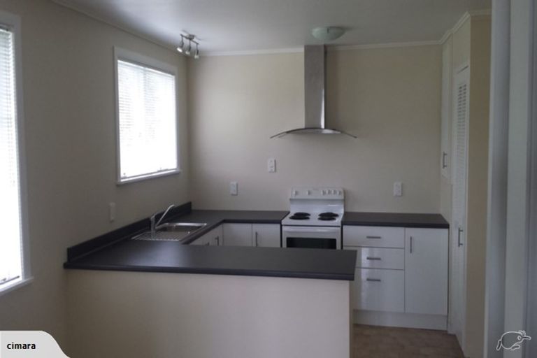 Photo of property in 10 Renata Crescent, Te Atatu Peninsula, Auckland, 0610