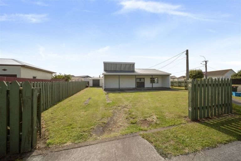 Photo of property in 65 Dixon Avenue, Hawera, 4610