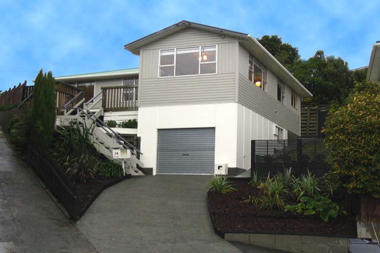 Photo of property in 38 Turville Crescent, Newlands, Wellington, 6037